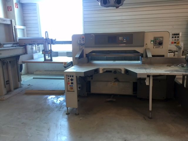 Paper cutter Knorr 137 year 2004